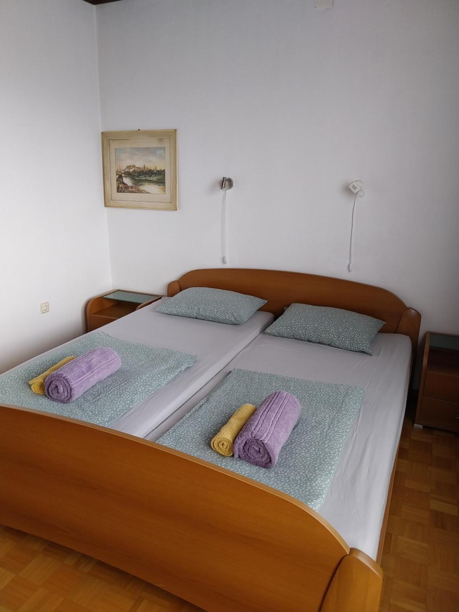 Apartment Katrin Zirovnica Exteriör bild